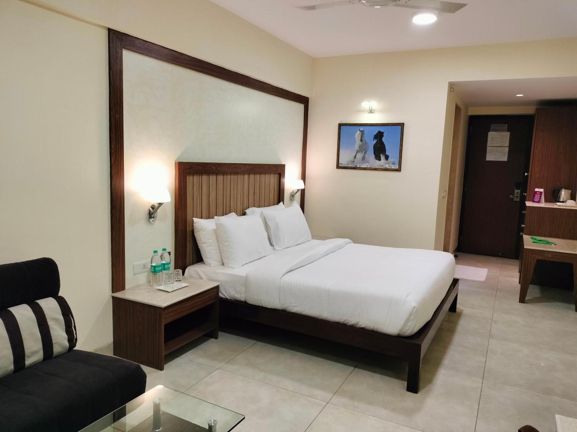 Vits Lonavala Hotel Exterior photo